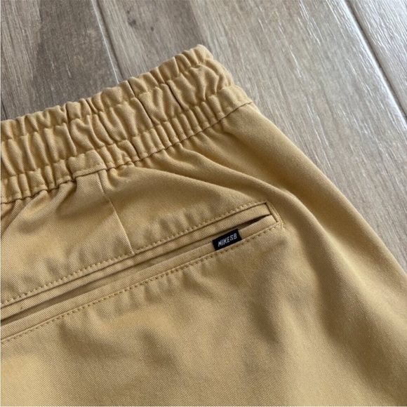 Nike Tan Chinos Relaxed Fit - Picture 2 of 5